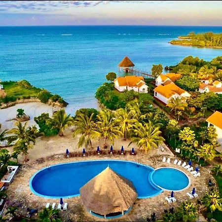 Azao Resort & Spa Pongwe Bagian luar foto