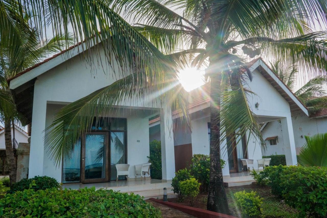 Azao Resort & Spa Pongwe Bagian luar foto