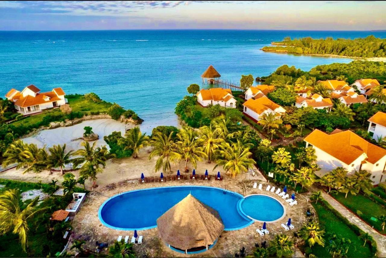 Azao Resort & Spa Pongwe Bagian luar foto