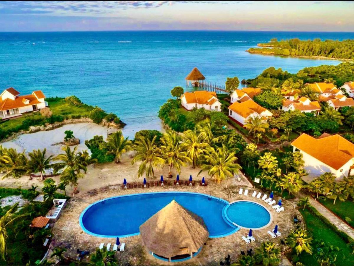 Azao Resort & Spa Pongwe Bagian luar foto