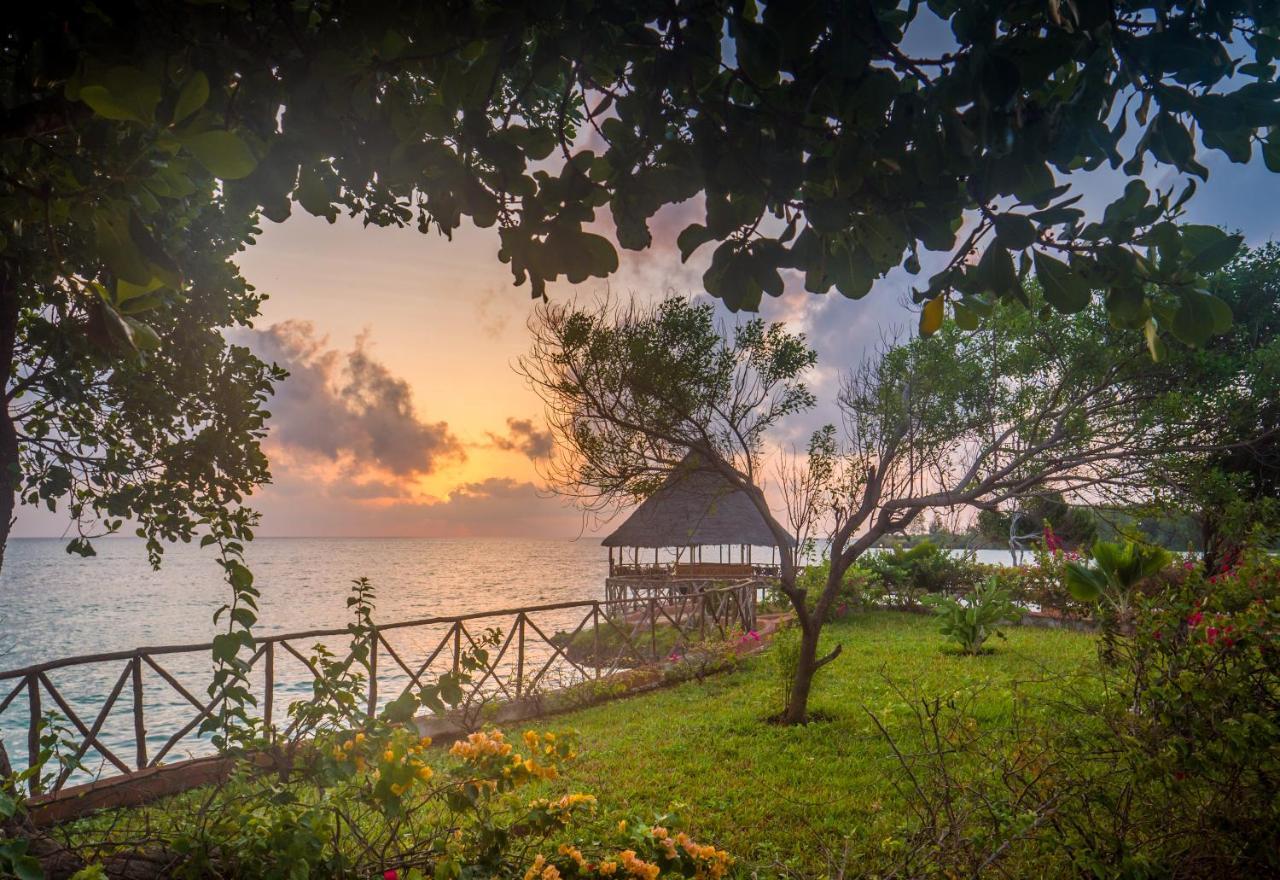 Azao Resort & Spa Pongwe Bagian luar foto