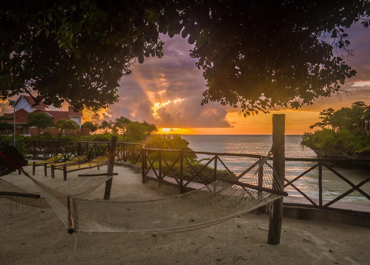 Azao Resort & Spa Pongwe Bagian luar foto